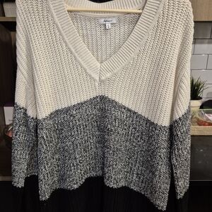 Reitmans Black and Cream V-Neck Sweater